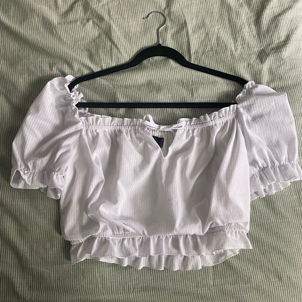 Short sleeve off the shoulder crop top